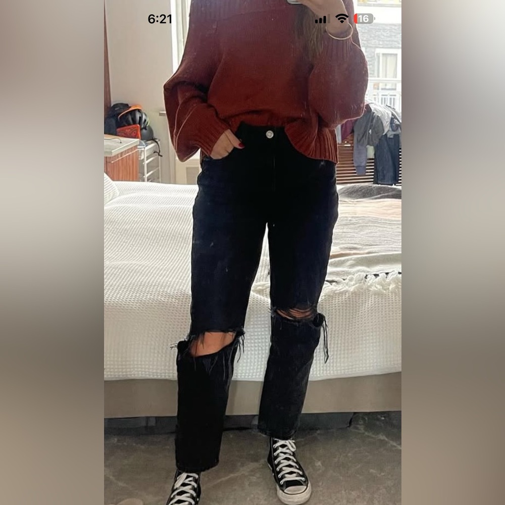 Zara black ripped mid rise denim size 6
